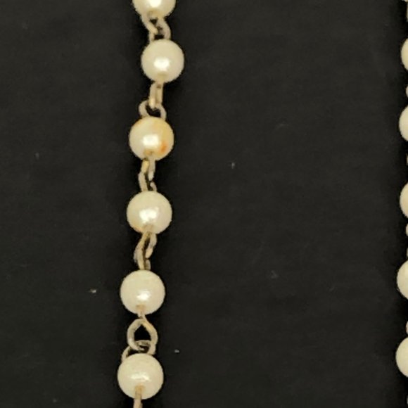 Vintage Sweater Guard Faux Pearls - Picture 3 of 6